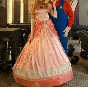 Princess Peach, Mario brothers costume